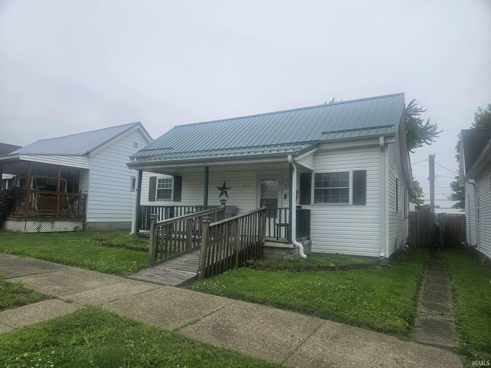 313 Southeast 7th Street Washington, IN 47501 - Photo 2 of 16