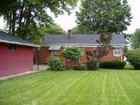 1105 Jackson Boulevard Rochester, IN 46975 - Photo 2 of 2