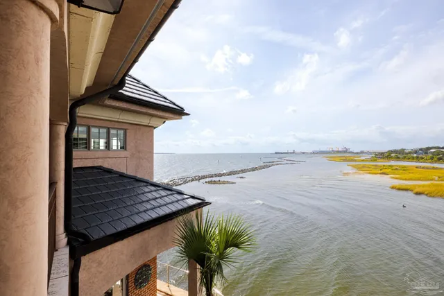$2,399,000 | 17 Wharf Avenue, Pensacola, FL 32502