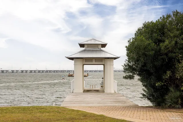 $2,399,000 | 17 Wharf Avenue, Pensacola, FL 32502