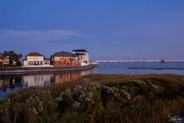 $2,399,000 | 17 Wharf Avenue, Pensacola, FL 32502