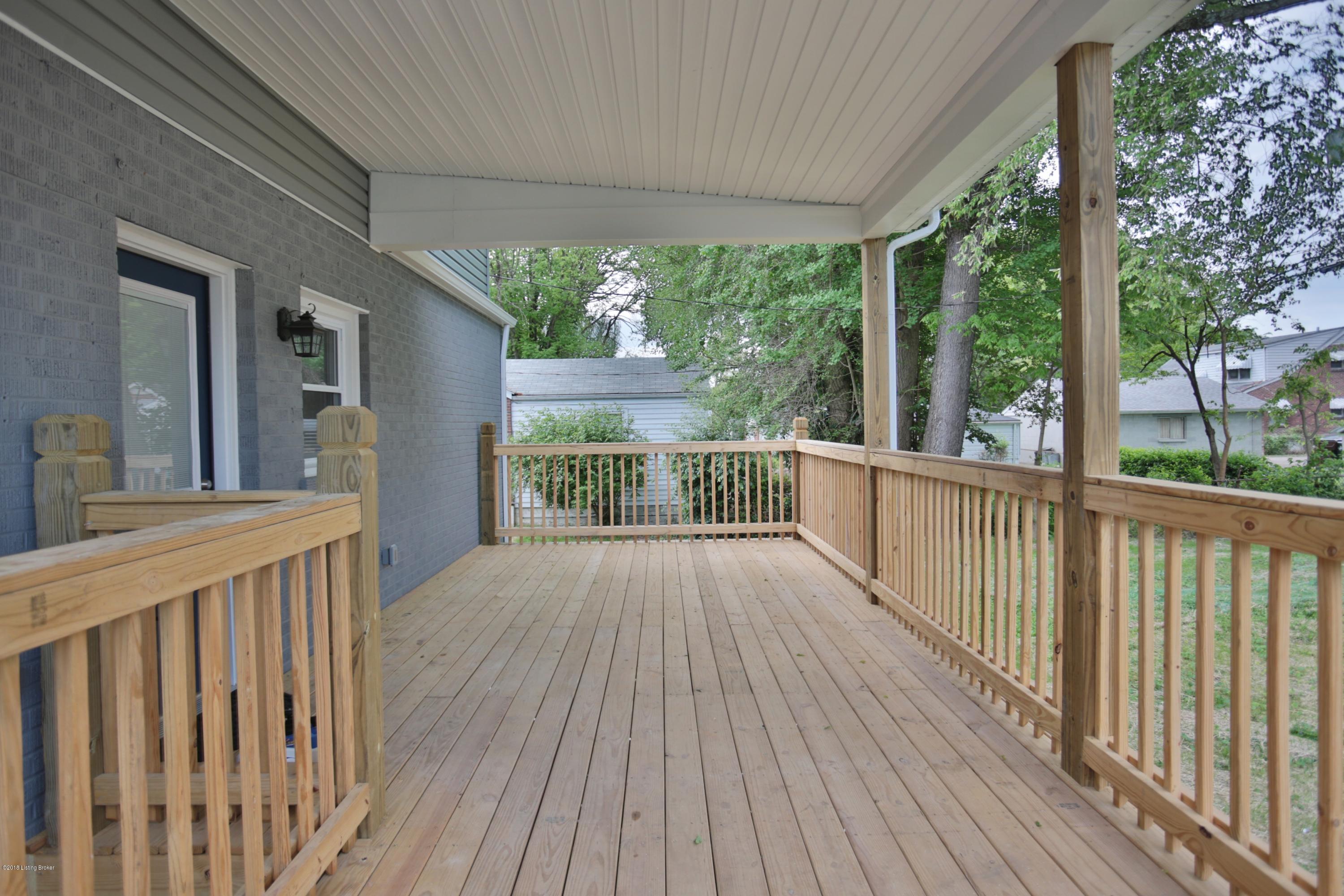 218 Hemingway Road Louisville, KY 40207 - Photo 8 of 52 8