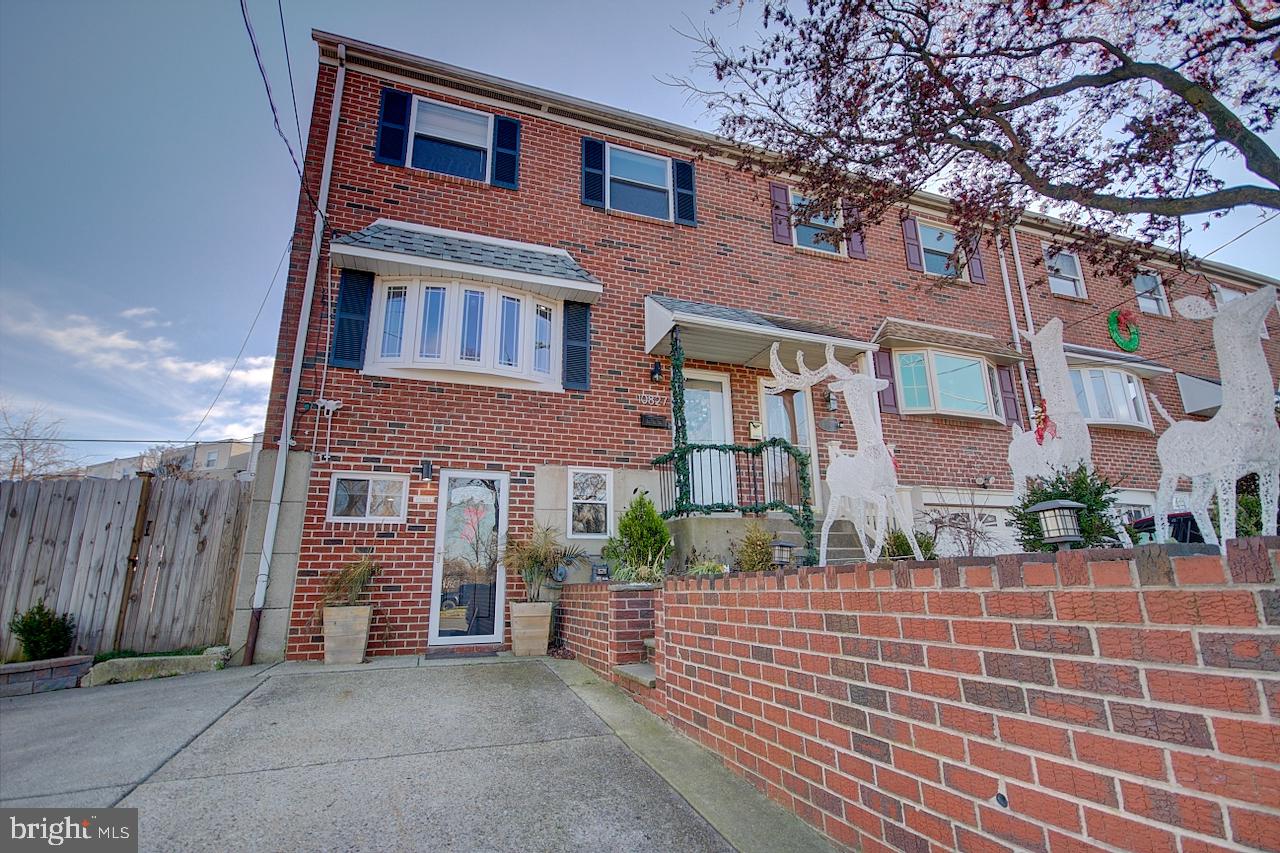 10827 Academy Road Philadelphia, PA 19154 - Photo 2 of 30