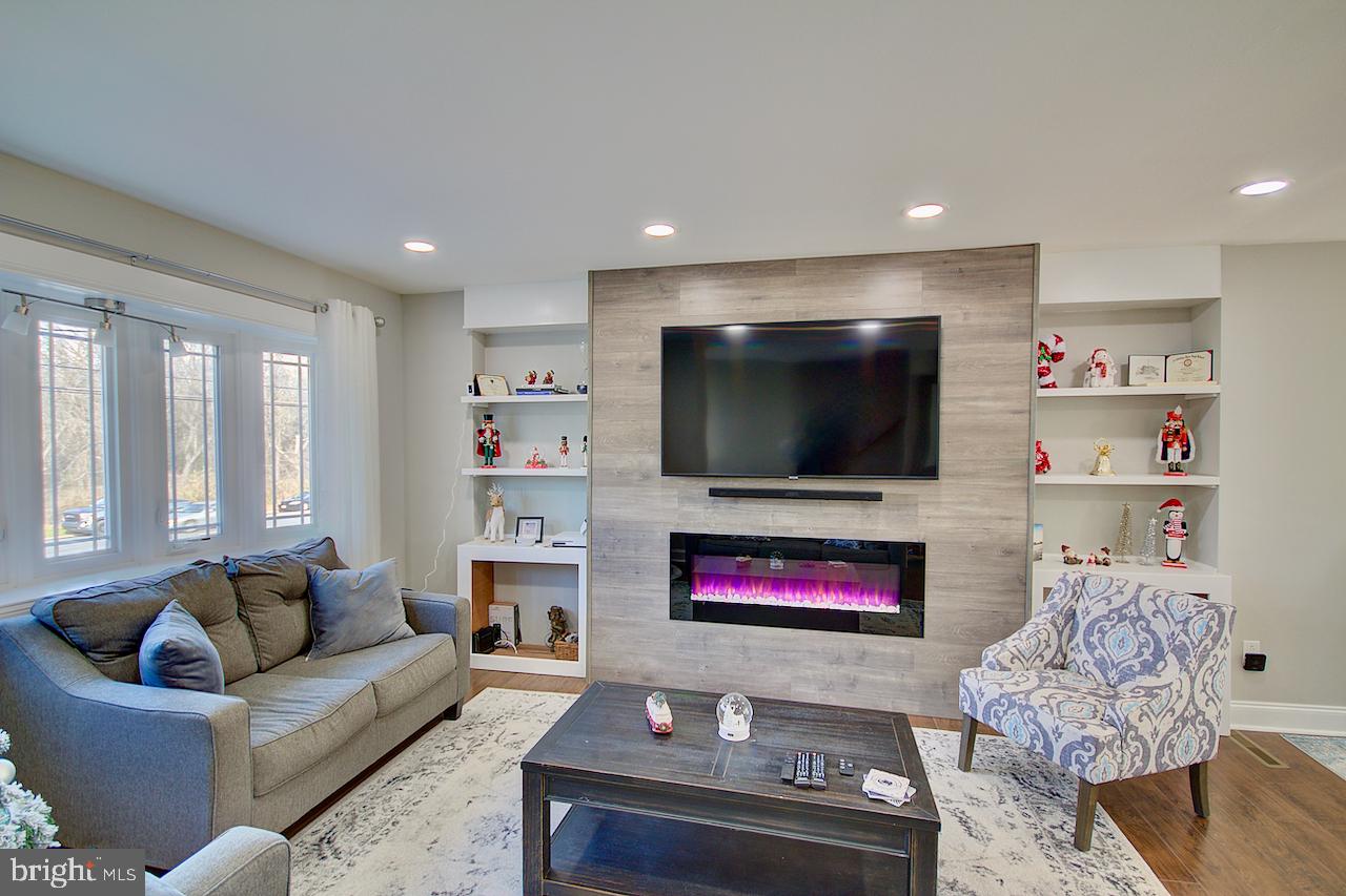 10827 Academy Road Philadelphia, PA 19154 - Photo 6 of 30