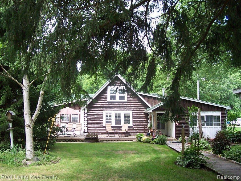 8440 Marsh Road Algonac, MI 48001 - Photo 1 of 21 pics 005.jpg