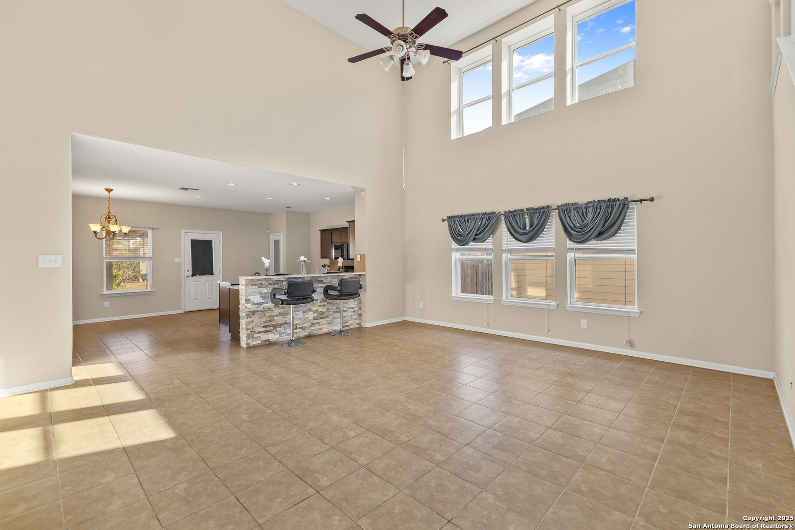 4402 Rucker Park Converse, TX 78109 - Photo 5 of 25 a view of a livingroom with furniture and a rug