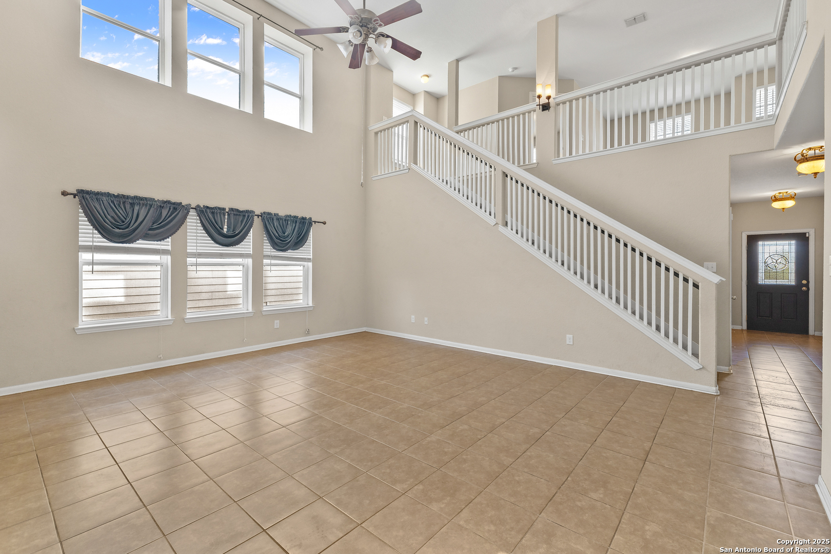 4402 Rucker Park Converse, TX 78109 - Photo 6 of 25 a view of an entryway with wooden floor