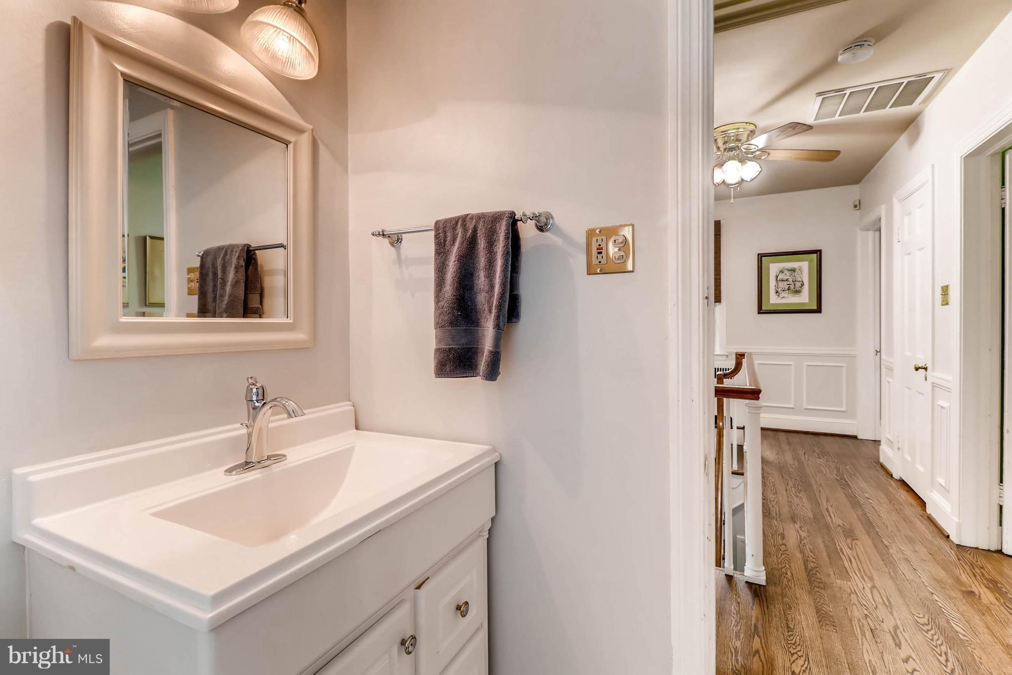 310 Wendover Road Baltimore, MD 21218 - Photo 13 of 27 Bath