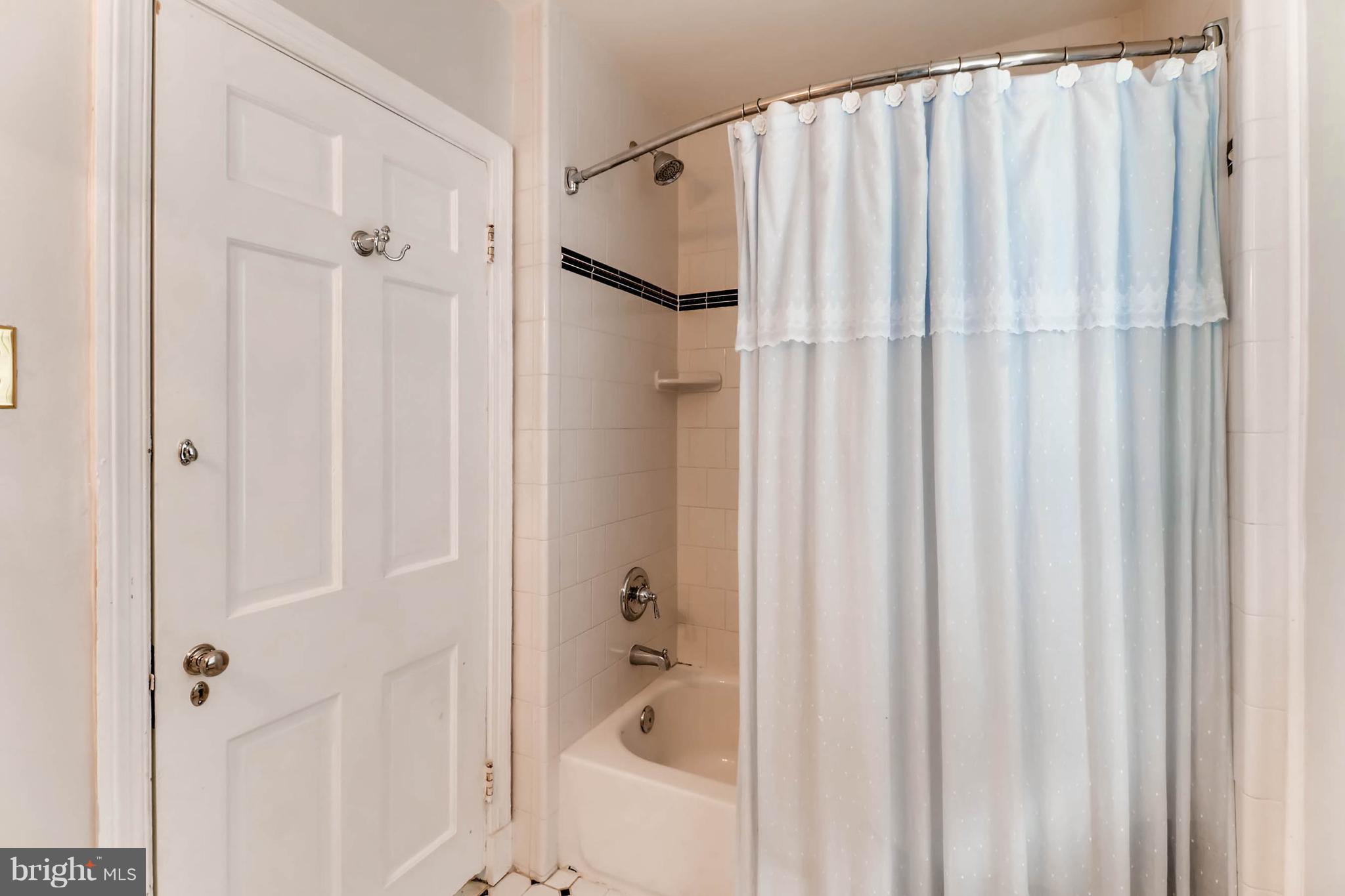 310 Wendover Road Baltimore, MD 21218 - Photo 22 of 27 Bath (Master)