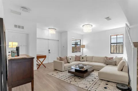 $925,000 | 9761 Northwest 9th Street, Miami, FL 33172
