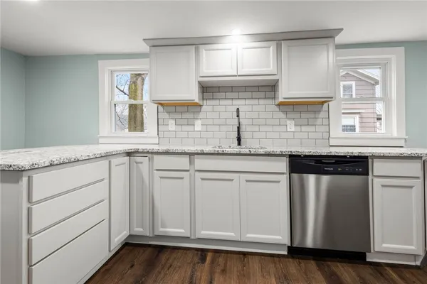 $259,900 | 49 South Street, Le Roy, NY 14482