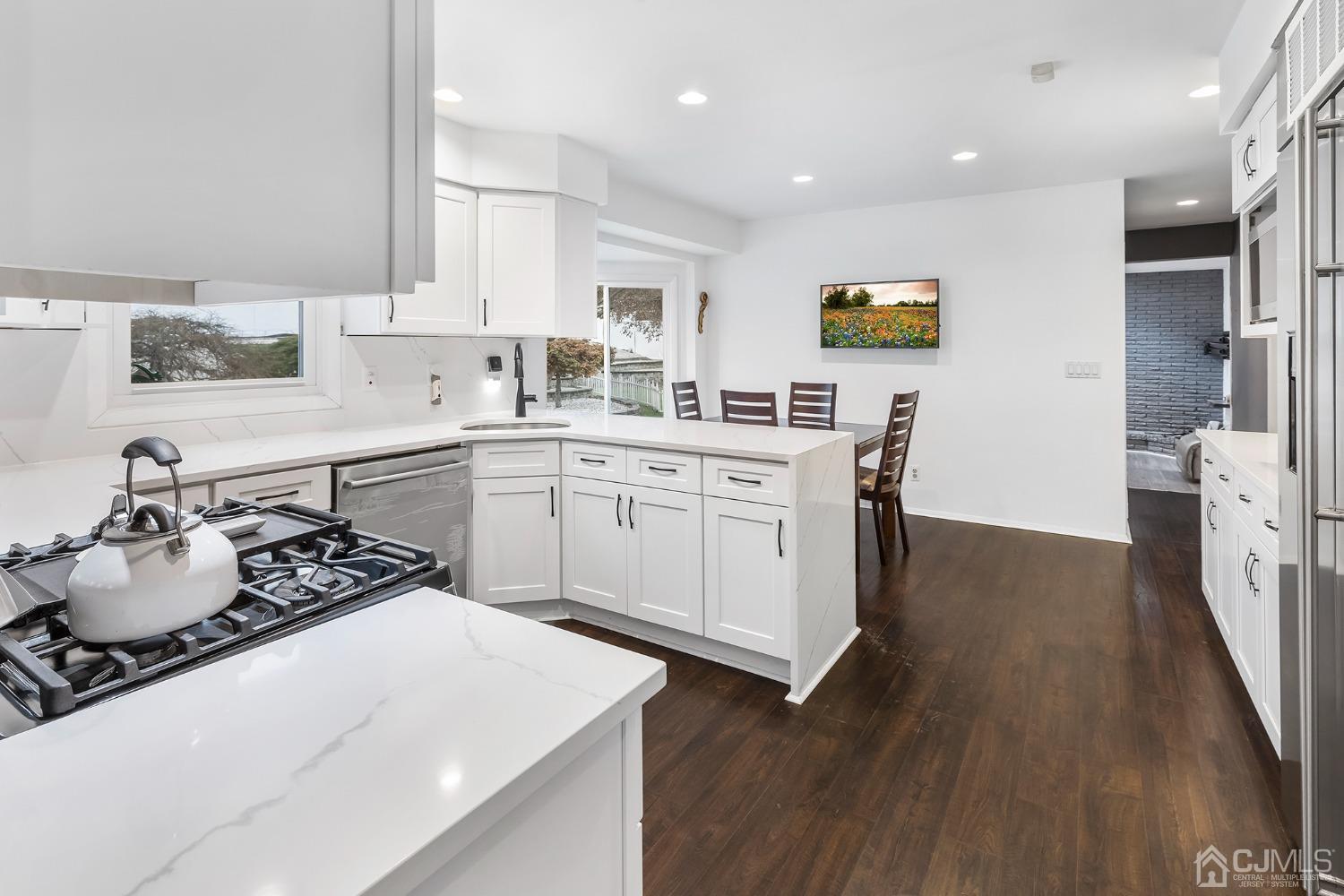 7 Wick Road East Brunswick, NJ 08816 - Photo 5 of 40 Gallery Image 5