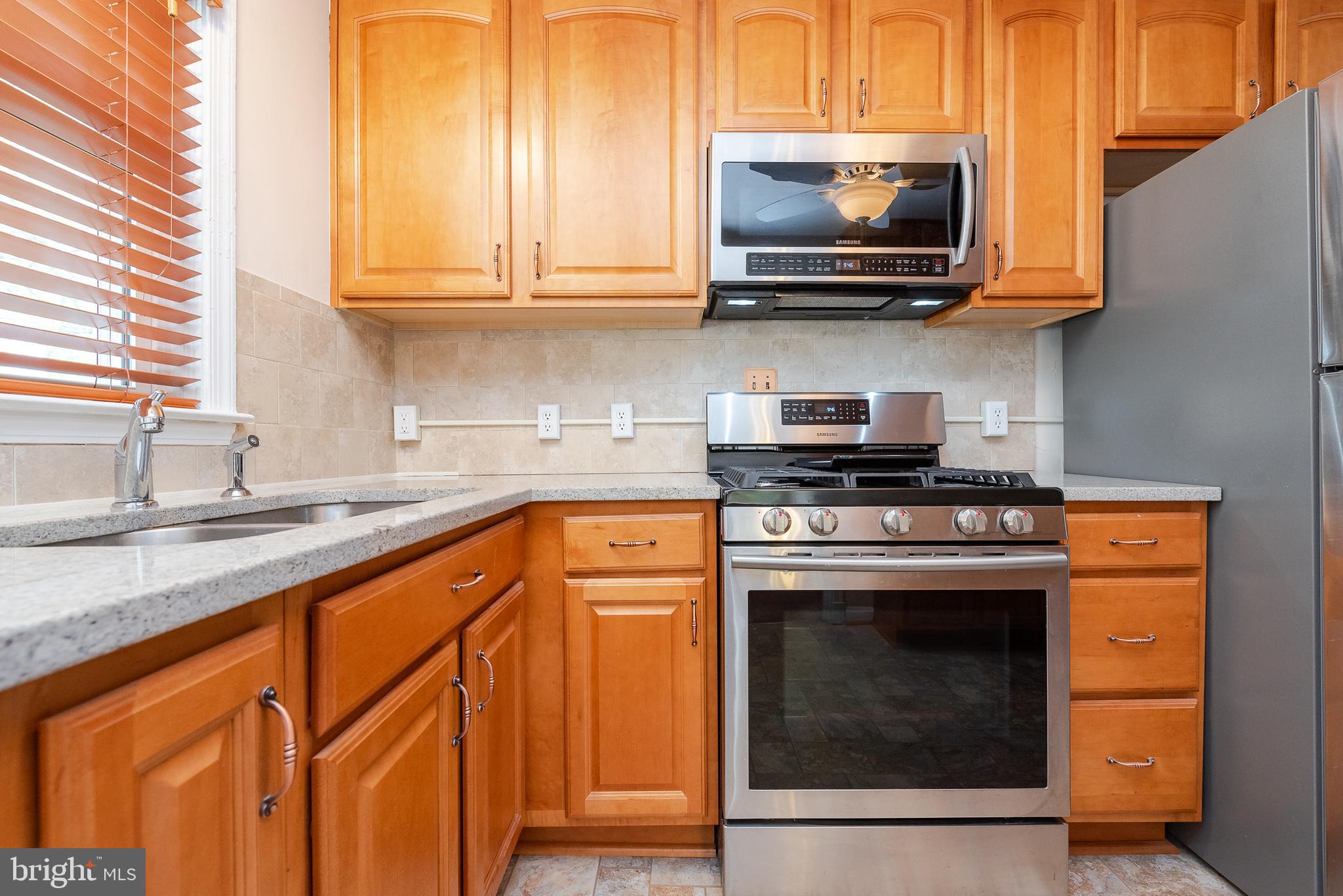 4812 Lindsay Road Baltimore, MD 21229 - Photo 18 of 42 Kitchen