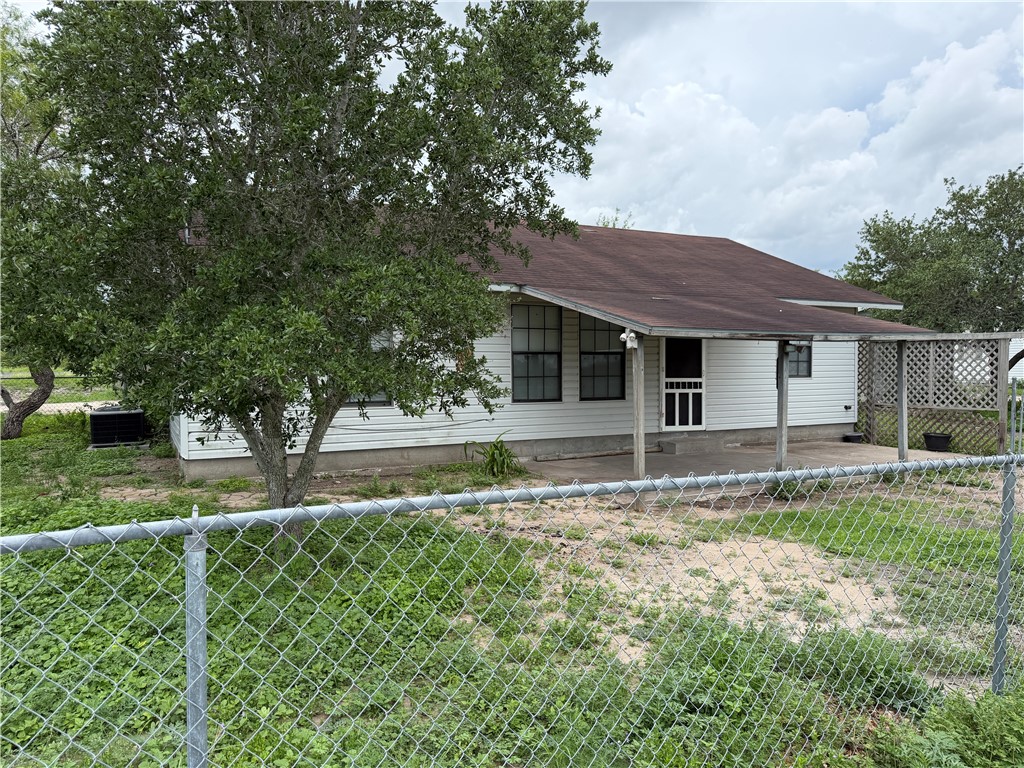 121 Lauryn Street Three Rivers, TX 78071 - Photo 10 of 11