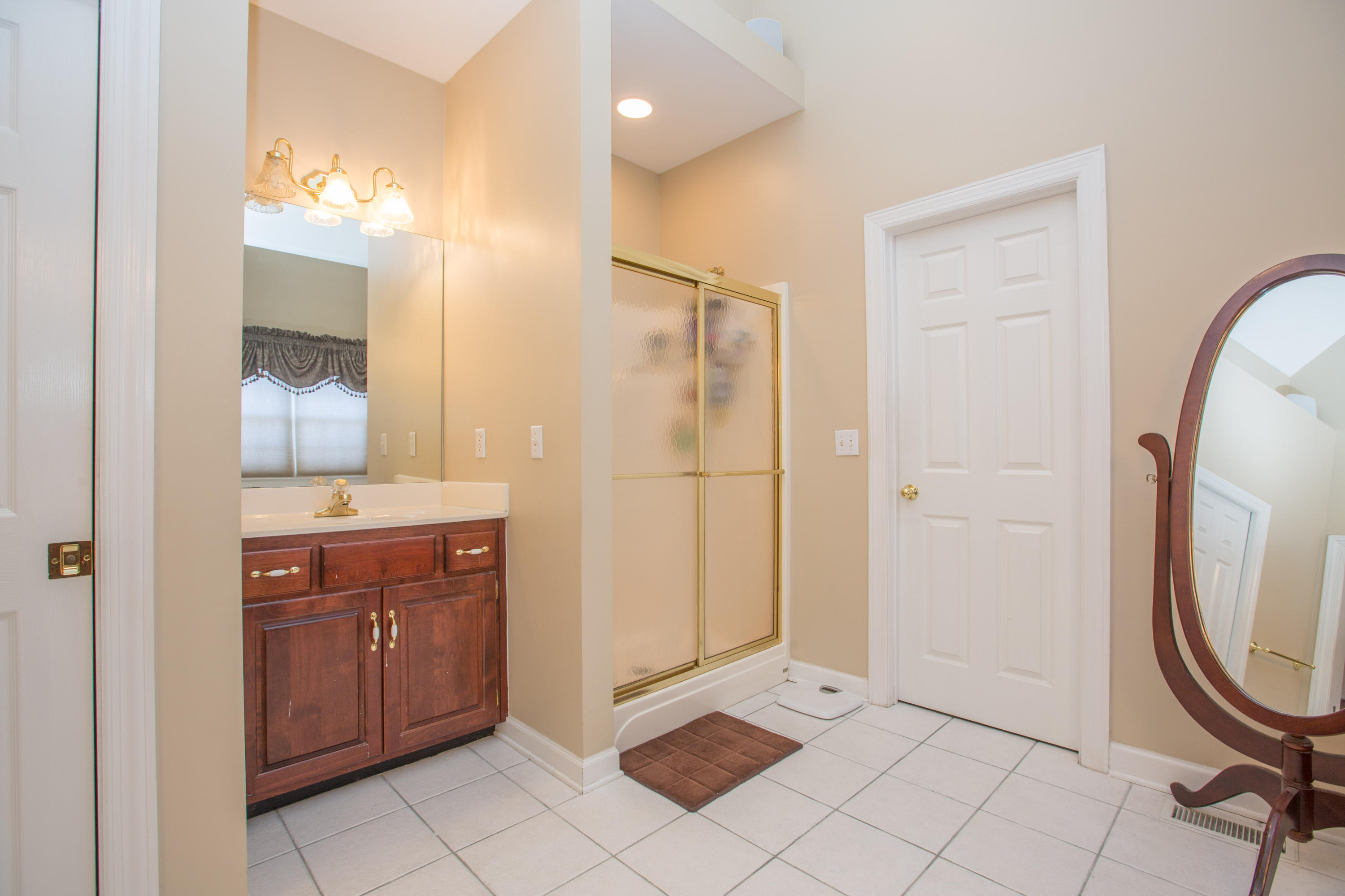 9328 Shadow Point Circle Chattanooga, TN 37421 - Photo 15 of 37 9328 Shadow Point Circle-10