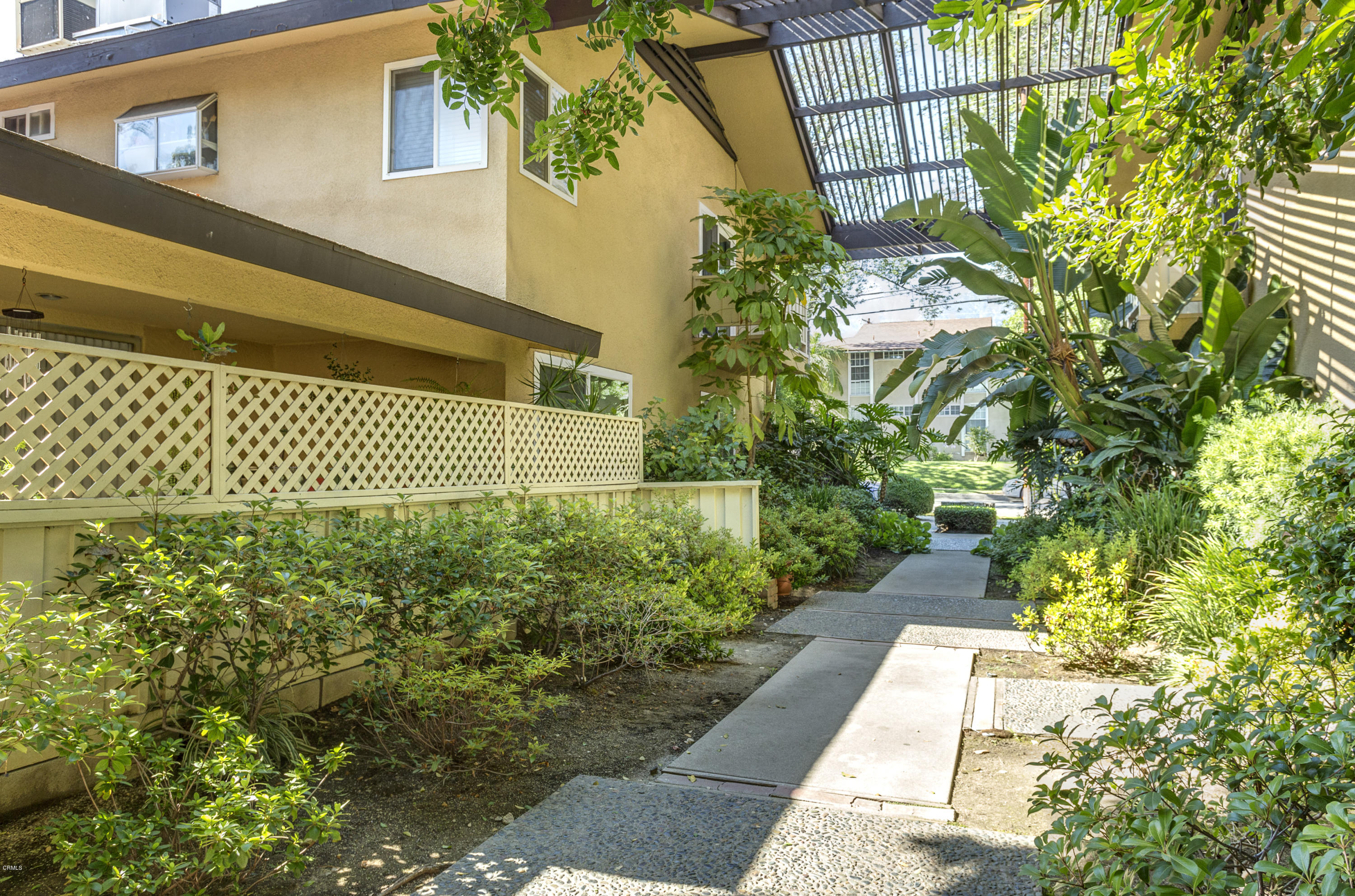385 Cliff Drive, Unit 3 Pasadena, CA 91107 - Photo 12 of 13 a view of a garden