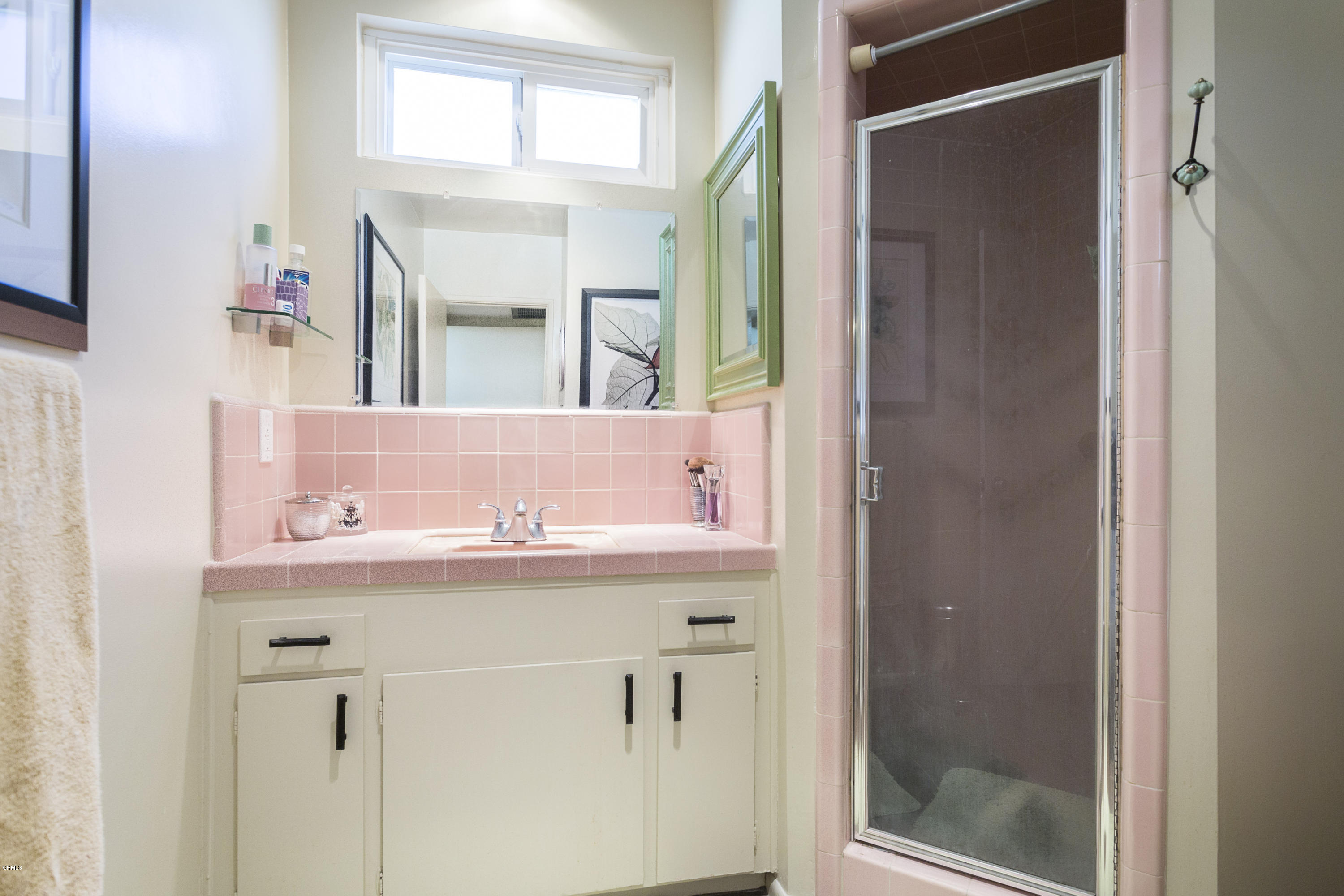 385 Cliff Drive, Unit 3 Pasadena, CA 91107 - Photo 7 of 13 a bathroom with a sink and a mirror