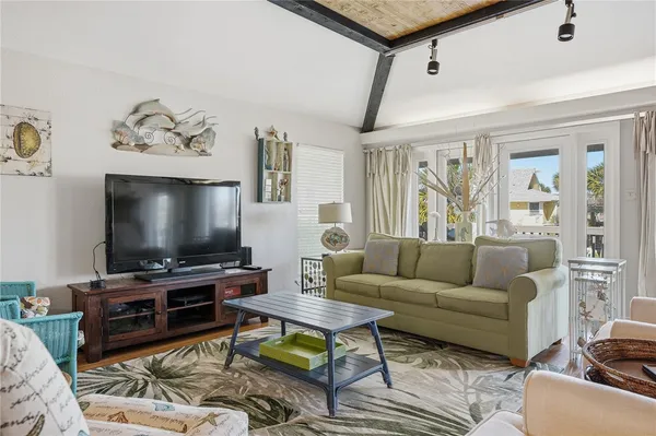 $895,000 | 11 Luau Lane, Rockport, TX 78382