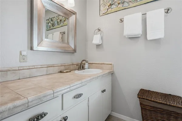 $895,000 | 11 Luau Lane, Rockport, TX 78382