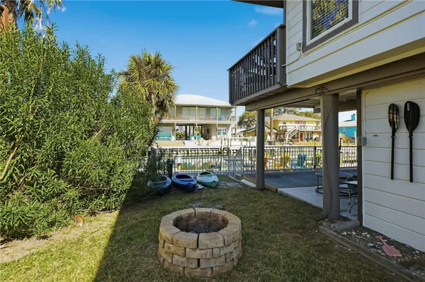 $895,000 | 11 Luau Lane, Rockport, TX 78382