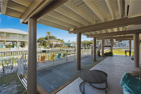 $895,000 | 11 Luau Lane, Rockport, TX 78382