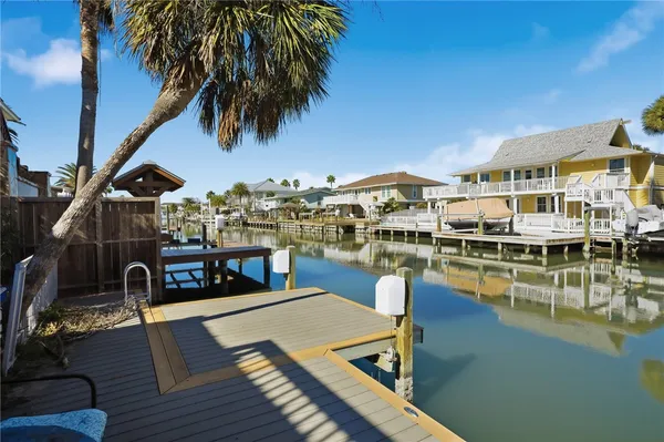 $895,000 | 11 Luau Lane, Rockport, TX 78382