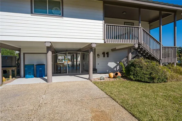 $895,000 | 11 Luau Lane, Rockport, TX 78382