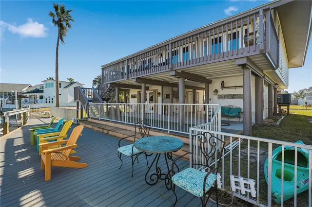 $895,000 | 11 Luau Lane, Rockport, TX 78382