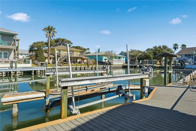 $895,000 | 11 Luau Lane, Rockport, TX 78382