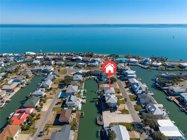 $895,000 | 11 Luau Lane, Rockport, TX 78382