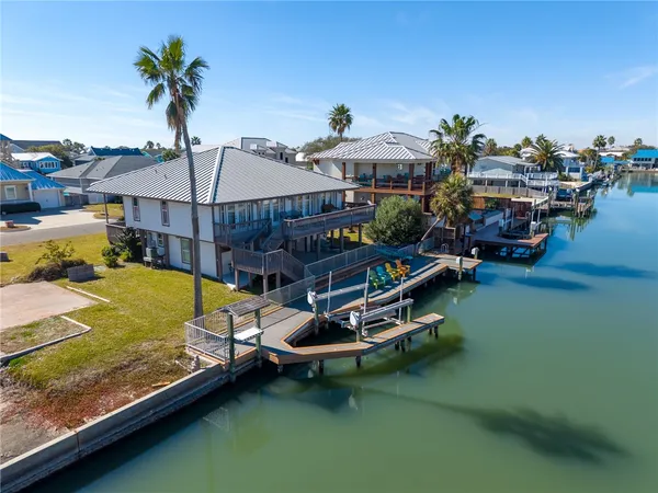 $895,000 | 11 Luau Lane, Rockport, TX 78382