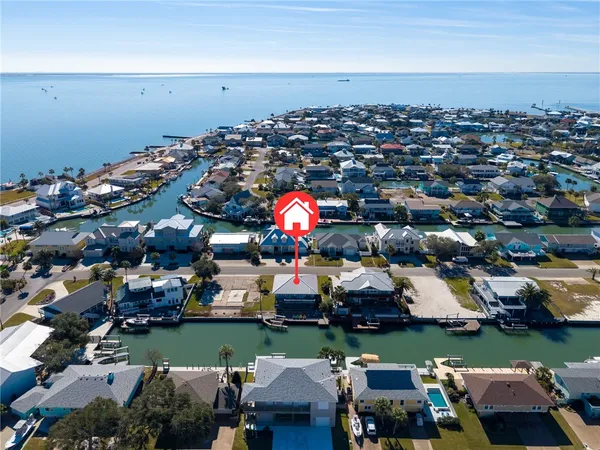 $895,000 | 11 Luau Lane, Rockport, TX 78382