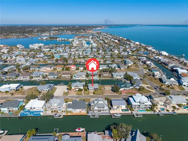 $895,000 | 11 Luau Lane, Rockport, TX 78382