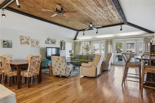 $895,000 | 11 Luau Lane, Rockport, TX 78382