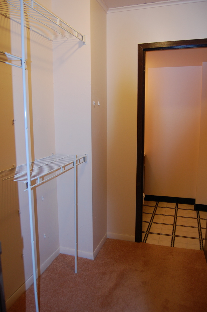300 South Roselle Road, Unit 507 Schaumburg, IL 60193 - Photo 17 of 19 a view of small space