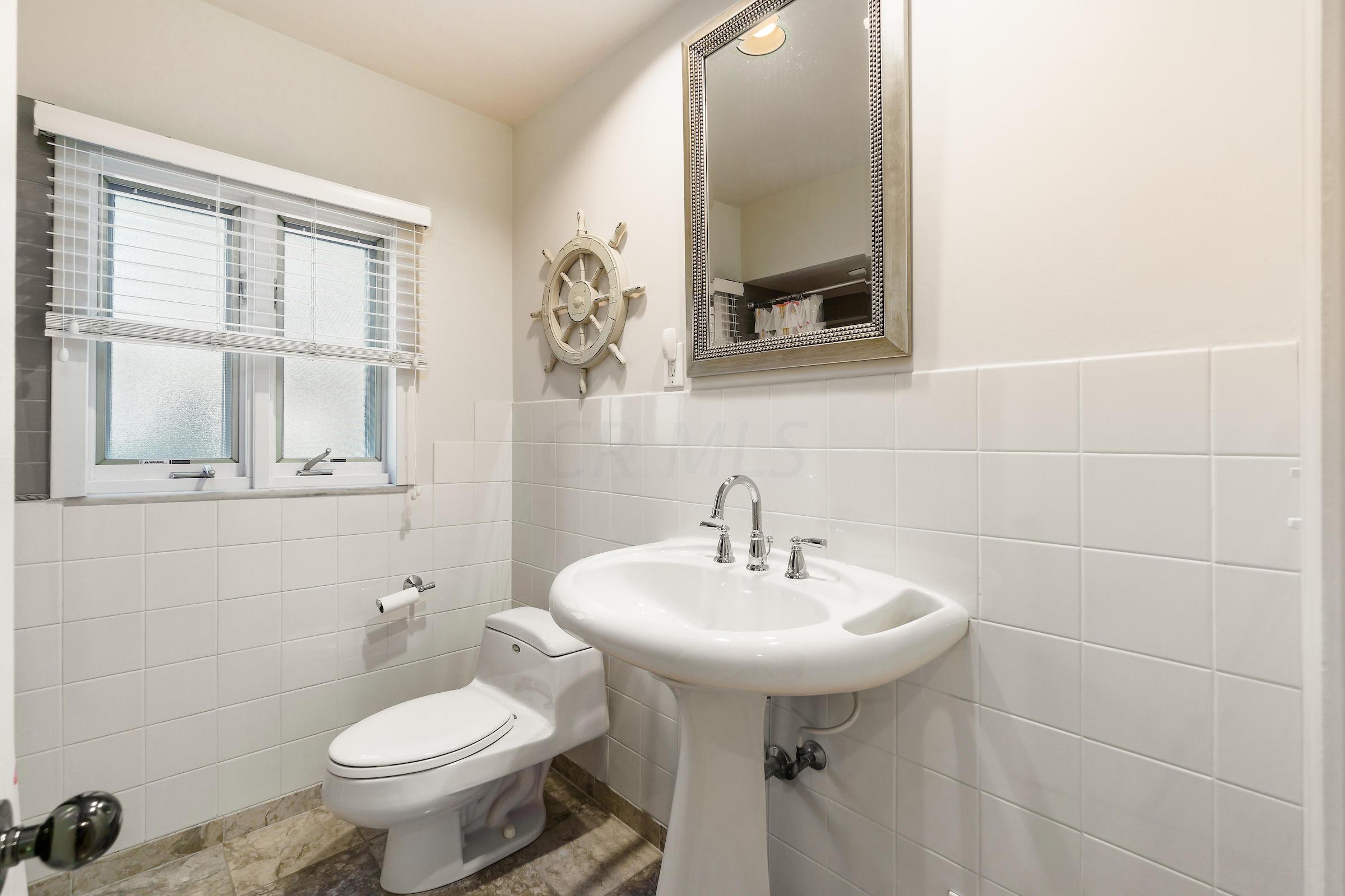2390 Edington Road Columbus, OH 43221 - Photo 20 of 36