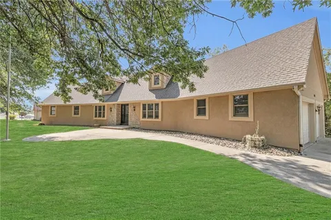 $390,000 | 1105 Flicker Avenue, Plattsburg, MO 64477