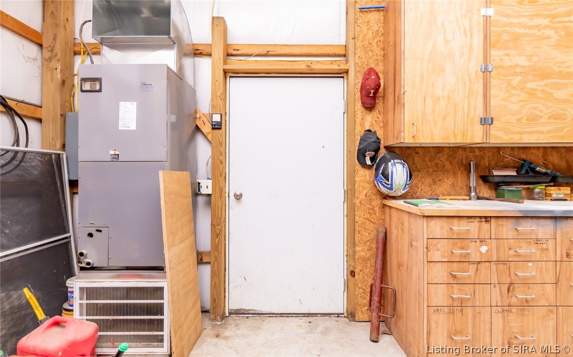 5700 Smith Road Floyds Knobs, IN 47119 - Photo 10 of 86 Gallery Image 10