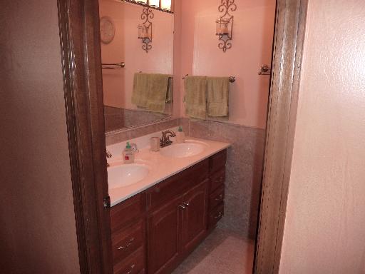 10 East Pickwick Road Arlington Heights, IL 60005 - Photo 8 of 11