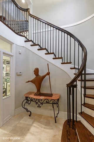 637 Sheridan Square Evanston, IL 60202 - Photo 33 of 36