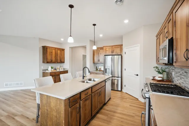 $399,900 | 7870 Willowbrook Court, Greenfield, MN 55373