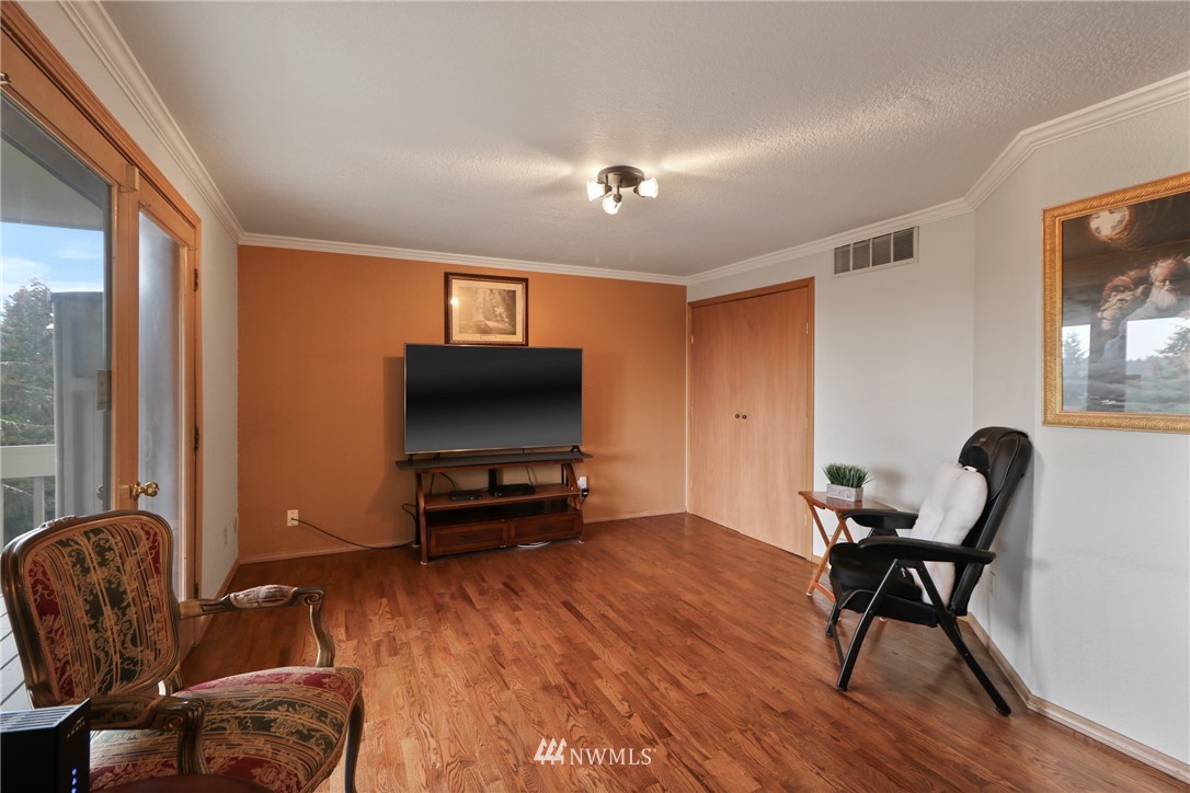 14044 Southeast 159th Place Renton, WA 98058 - Photo 15 of 40 Gallery Image 15