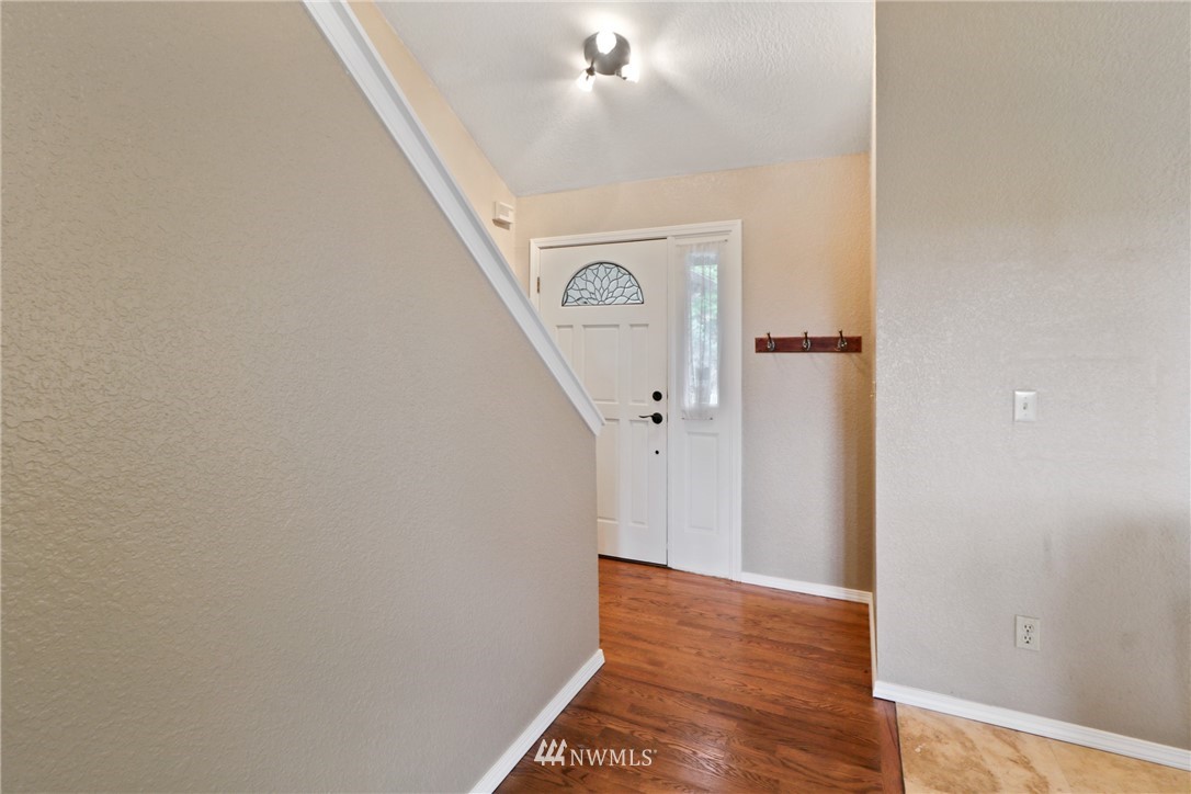 14044 Southeast 159th Place Renton, WA 98058 - Photo 18 of 40 Gallery Image 18