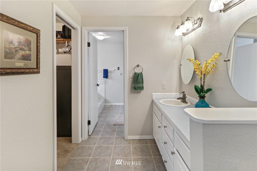 14044 Southeast 159th Place Renton, WA 98058 - Photo 22 of 40 Gallery Image 22