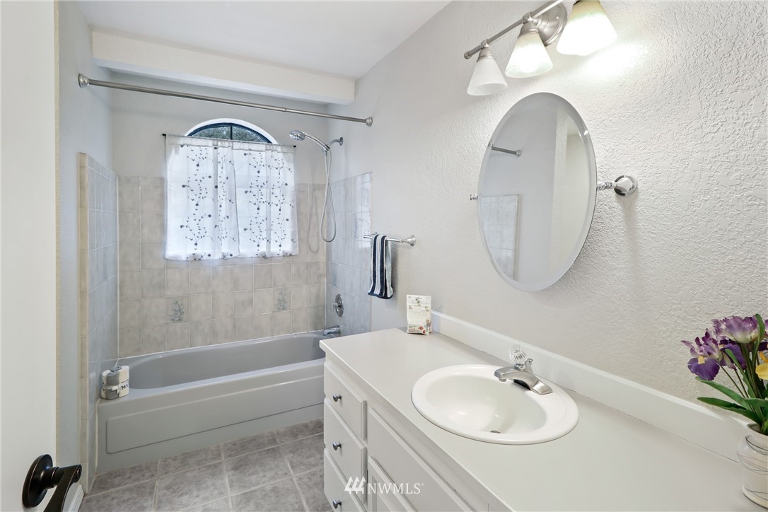 14044 Southeast 159th Place Renton, WA 98058 - Photo 29 of 40 Gallery Image 29