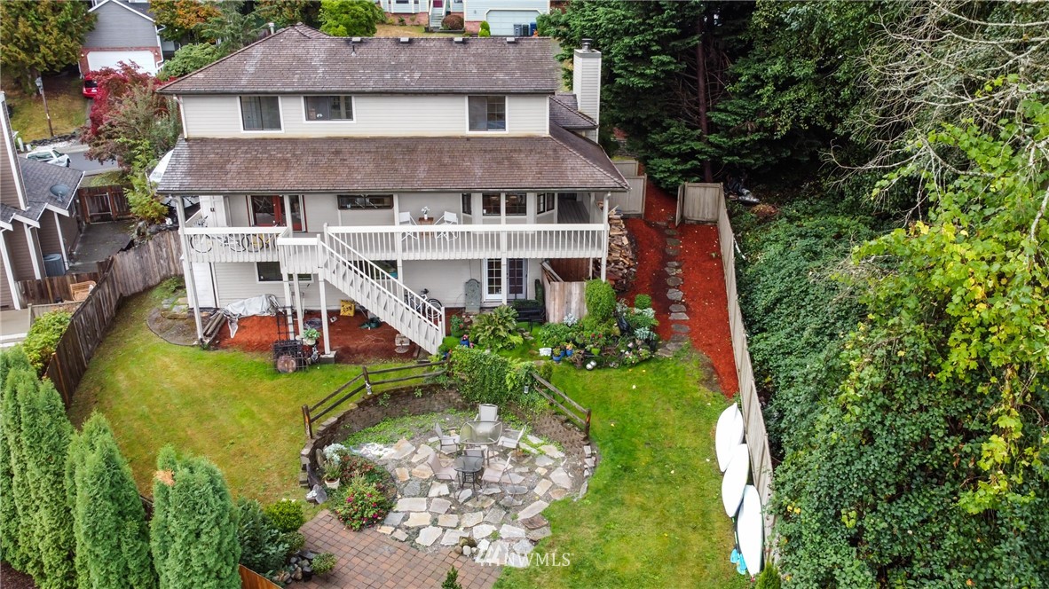 14044 Southeast 159th Place Renton, WA 98058 - Photo 3 of 40 Gallery Image 3