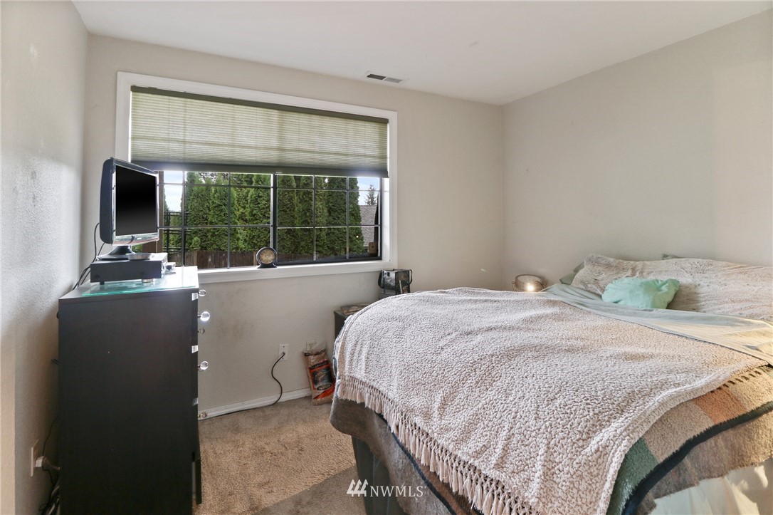 14044 Southeast 159th Place Renton, WA 98058 - Photo 33 of 40 Gallery Image 33