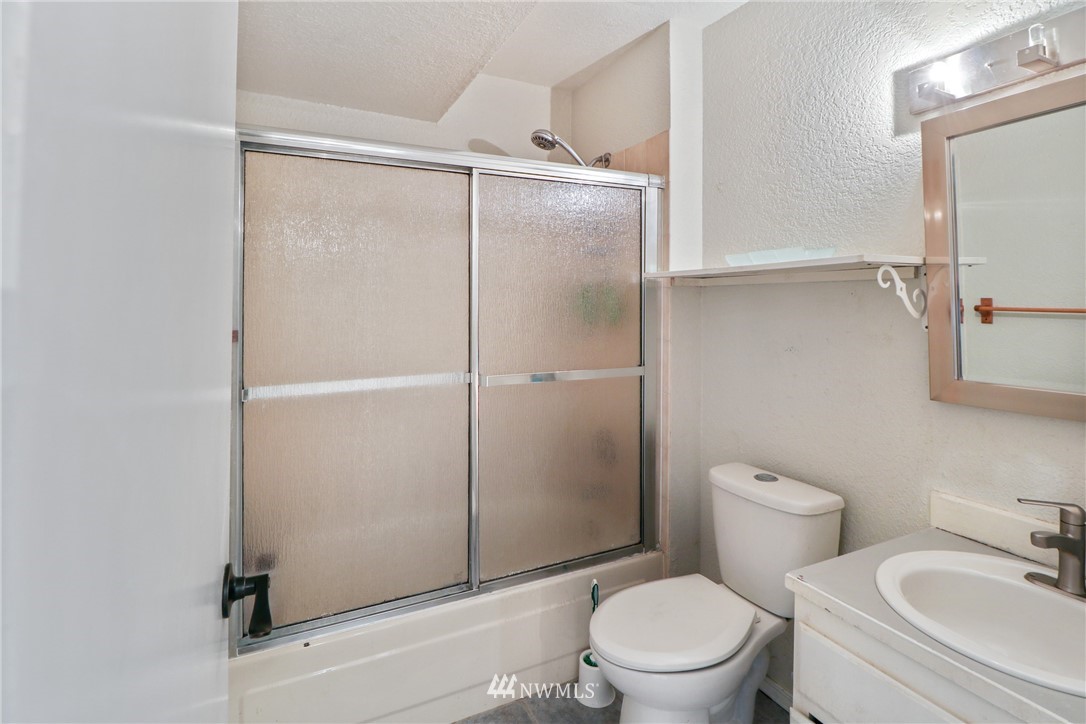 14044 Southeast 159th Place Renton, WA 98058 - Photo 34 of 40 Gallery Image 34