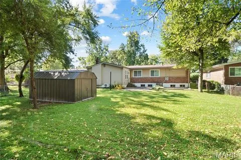 $285,000 | 2715 Narraganset Drive, Florissant, MO 63033