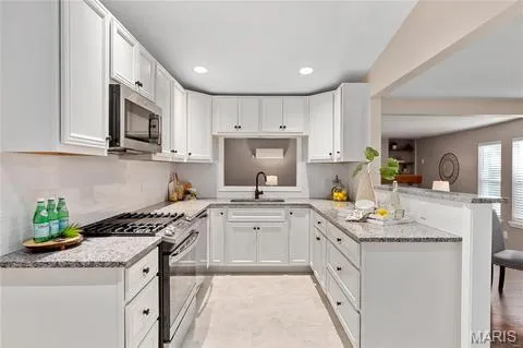 $285,000 | 2715 Narraganset Drive, Florissant, MO 63033